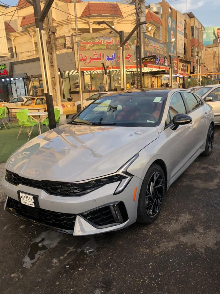 السلام عليكم اخوان للبيع كيا كي فايفK5
مديل 2025 ماشيه 3000 آلف السياره مرقم بغداد كامل باسمي 
مواصفات جي تي لاين  لون سمني المميز اعله  مواصفات ب كي فايف 

محرك 2500 تنفس طبيعي 
بانوراما 
كشنات جلد تدفئه جلد طابع رياضي مختمه ب Gt Line  
تبريد لمس 
شاشه متصل 
أربع رادارات امامي خلفي وجانبي 
حساسات امامي خلفي 
نقاط عمياء 
توقف ذاتي 
بصمه دخول ذكي 
تشغيل عن بعد 
شاشه متصل 
هاند بريك بصمه /اوتو هولد /نزول منحدرات / درايف مود وضعيات قياده 
اضائه داخليه بال LED 
كشنات حضن رياضي مختم جي تي لاين
السياره ب كامل بيانو بلاك بلاك ادشن 
🩷فول الفول مواصفات اعله مواصفات للأخير جي تي لاين 
🔴الضرر بارد بل جاملغ والباقي كفاله  
رقم بغداد 
🔴مرقم بغداد الجديد الإنكليزي باسمي 
السعر 265 
الرقم *********** 
العنوان البياع  
أناره خلفيه بال LED
