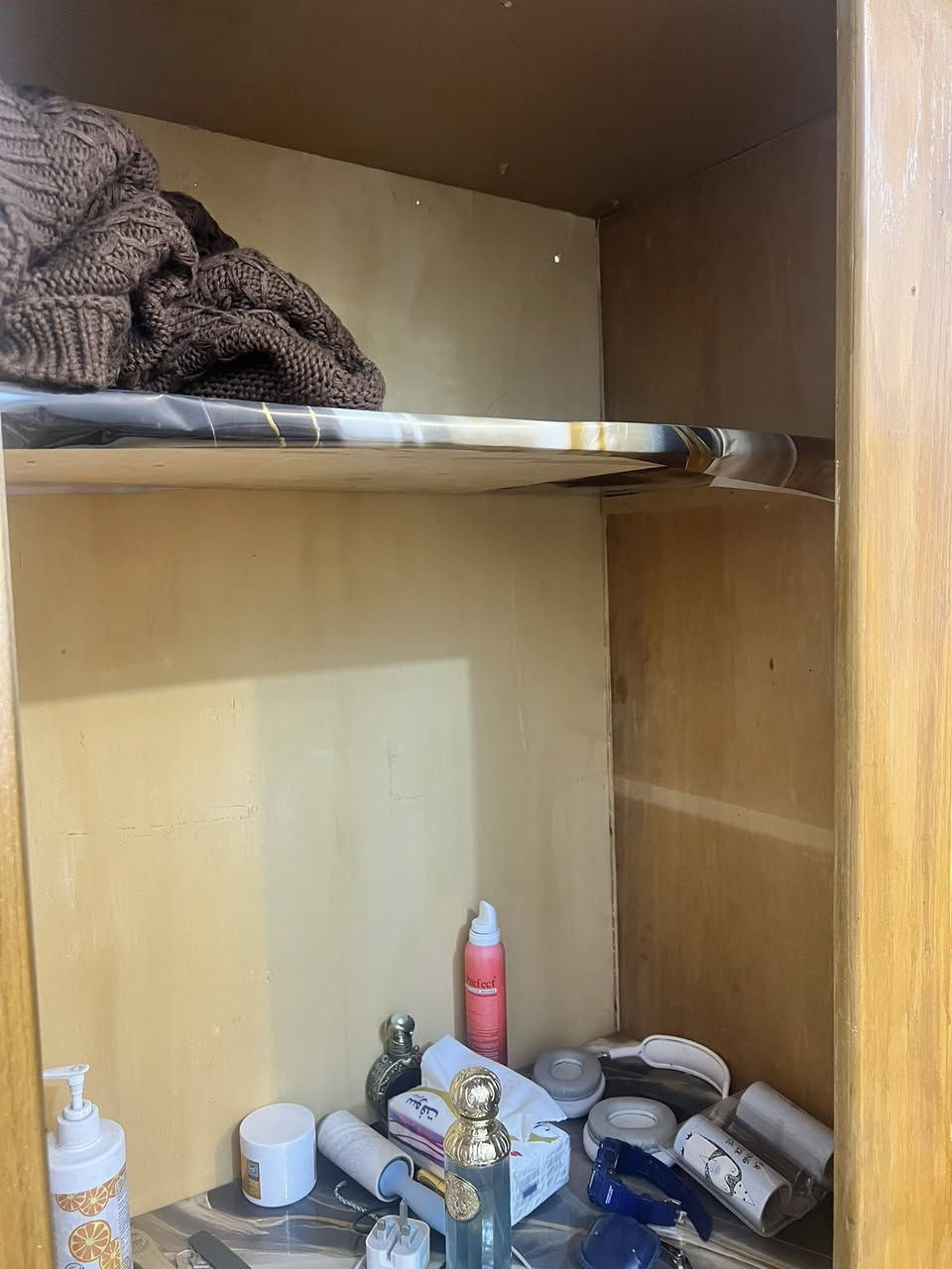 السلام عليكم
كنتور نضيف للبيع  دواخله همين نضيفه 
الابواب مالته سلايد  السعر 150 بي مجال بسيط
المكان قرب مركز الثورة


**إذا كنت صاحب هذا الإعلان وتريد حذفه لأي سبب، رجاءا أرسل رسالة إلى الدعم الفني**