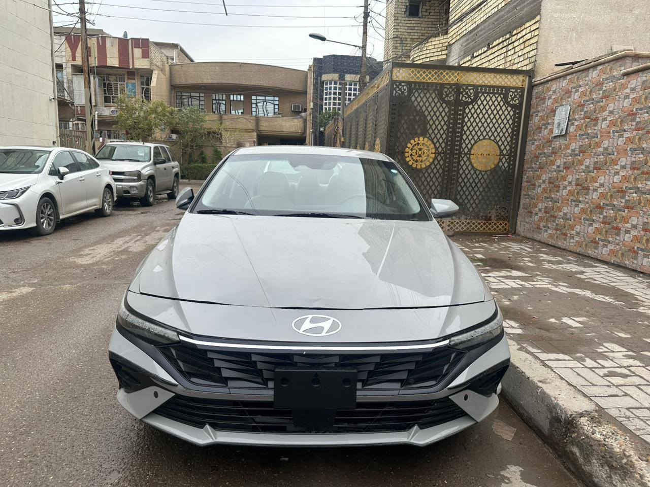 النترا.
 موديل 2025
مواصفات عادية 
داخل جلد ابيض 
الحادث ربع البنيد حرق من فوك (تخريب)
السيارة مكفوله كفاله عامه من كل شي ماعدا البنيد صبغ 
بدون ارقام 
صورة الحادث منشورة اخر صورة 
لون مميز سمول 
العنوان بغداد 
السعر  ١٥٠
***********
