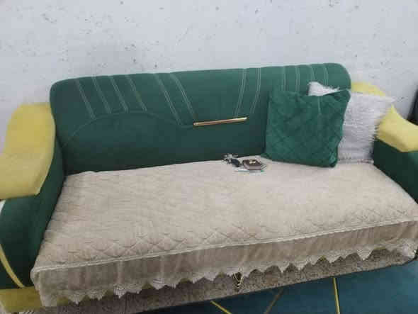 تخم 10مقاعد تركي نضيف بي خسفه بصفحه وحده بصيطه ٣٢٥ بكاني بغداد القاهره قرب جامع نداء رقم *********** بي مجال قليل
