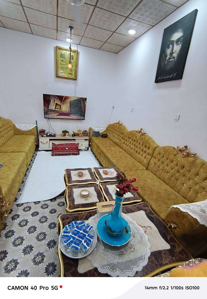 بيت البيع طابقين نوع العقار طابو زراعي عراقي اصولي نموذج 23 يحتوي الطابق الاول على غرفه واستقبال وصاله چبيره ومطبخ وصحيات الطابق الثاني يحتوي على غرفتين وصاله المساحه 126 متر البيت كلش حلو مرتب العنوان ابوالخصيب محيله طريق سيد حامد خلف محطة البنزين المنطقه كلها مقرنص وقريب ع شارع كل الخدمات متوفره السعر  98 مليون وبي مجال للاستفسار خاص 0785 510 5476
