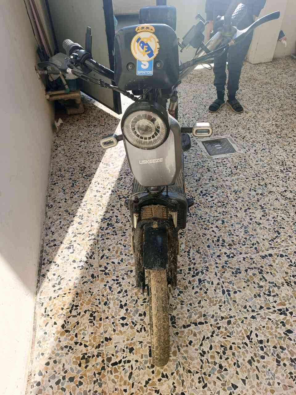 سلام عليكم
ماطور شحن الحجم 20
ناقصو بطاريات بس
السعر 170وبي مجال 
***********
مكاني الايسر قرب دائرة المرور
