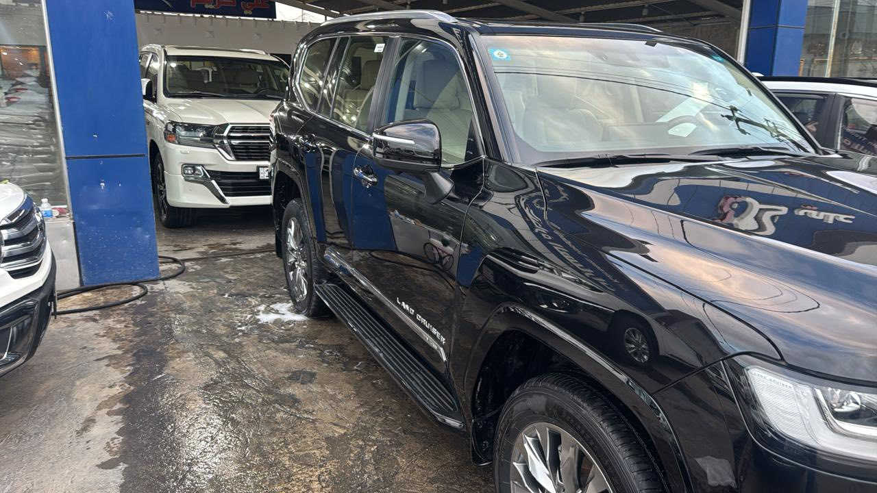 ‏VX 2024 SAS
في اكس ٢٠٢٤ وكاله ساز تويوتا العراق
ضمان ٣ سنوات او ١٠٠ الف كيلو
عداد السيآرة 13 الف
السيآرة مغلفه افلام حماية PPF 
توين تيربوا
فول الفول محرك 4.0 
مرقم بغداد كامل
٤ كشنات تبريد
مقعد سائق كهربائي 
١٤ سماعه jbl
مقاعد صف ثالث كهربائيه 
لايت امامي ٣ عدسات
كاميره خلفيه 
حساسات امامي خلفي
شاشه عدادات ديجتال
دعاميات اماميه خلفيه لمتدد
الاستفسار ***********
