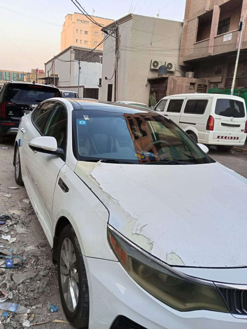 سلام عليكم 
كيا اوبتيما موديل 2018 فئة EX فوول مواصفات للاخير 
السيارة جاهزها محرك - كير - تبريد - كهربائيات 
السيارة فول مواصفات رقم بصرة تحويل ثاني يوم 
مواصفاتها :- 
بنورما - بصمة تشغيل - بصمة ابواب - كشنات كهربائية تدفئة + تبريد - اوتو هولد - تحكمات ستيرن 
السيارة وارد امريكي محرك 2400 GDI لا تنقيص ولا تبخير وعليها برمجه مال دوانز يعني عادي محسن تمشي حادثها بسيط ايرباك ستيرن طاك وراجع سستم سيارة بيها باب عكس سايق مرشوش ومدكر عكس سايق وبنيد سيارة جاهزه وما ناقصها برغي ماشي 107 الف 
السيارة عارضها ب120 وبيها مجال للشراي 
مكان السيارة بصرة 
بيع او مراوس 
للاستفسار : *********** البصرة, العراق
