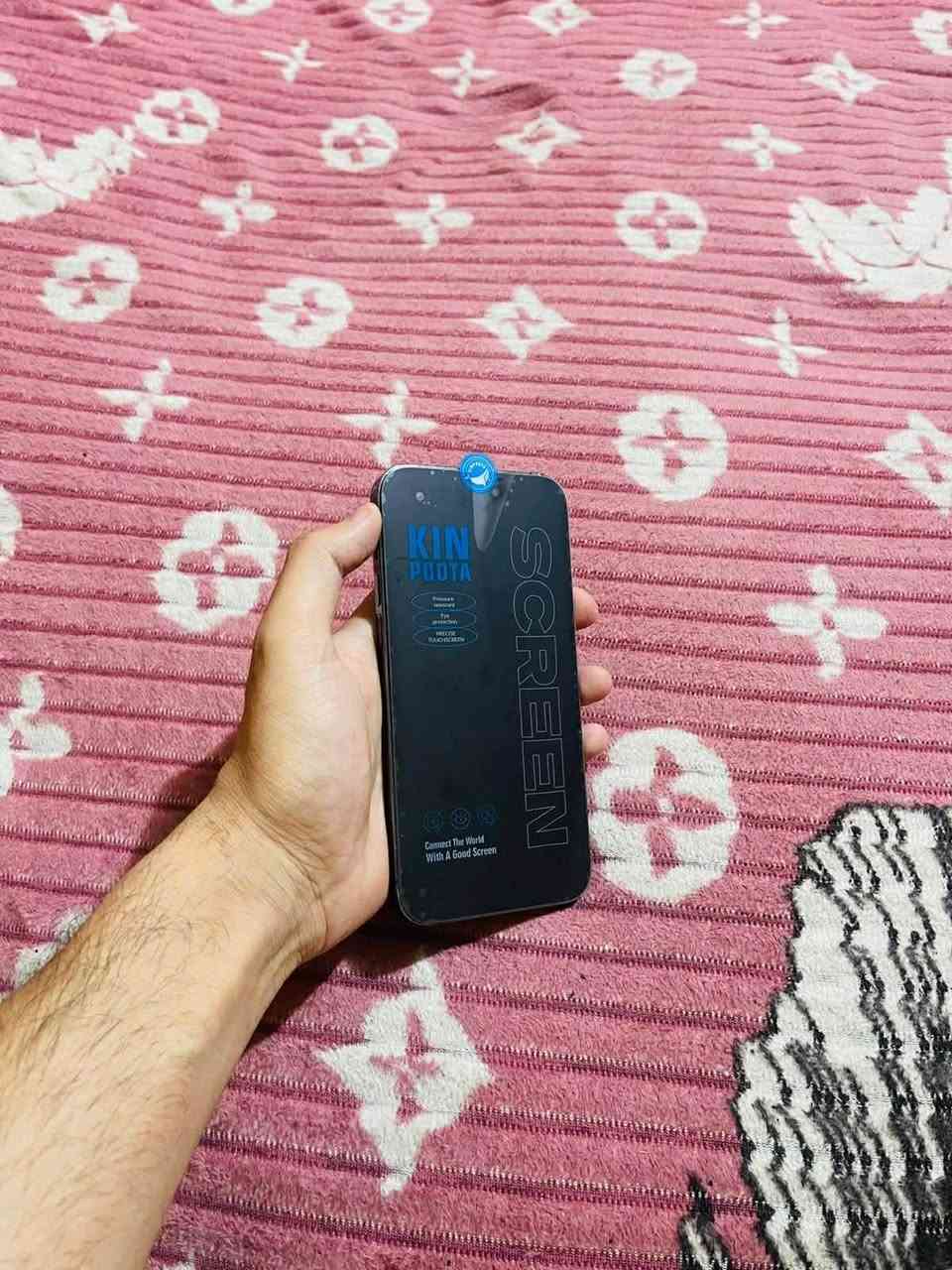 ايفون 14 برو ماكس بدل شاشه اصليه كاميرا اصليه من ابل باقي كفاله جهاز عربي شرق وسط ثلاث ايات بطاريه 87 بصمه وجه شغاله سعر 600 شراي يتصل***********
