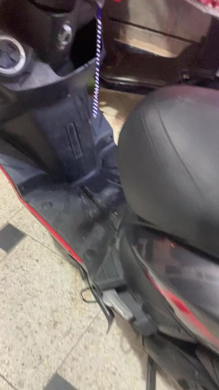 السسلام عليكم دراجه جي تي ار للبيع مديل 2014 خمسينيه دراجه مصارلها هواي من نازله رمبه ختم واحد مكفوله كفاله عامه السعر 1200وبيها مجال *********** العنوان مدينه صدر الاورفلي
