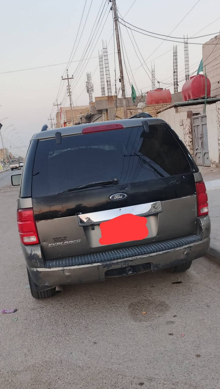 فورد اكسبلورر ستيشن 2004 محور اوتوماتيك مكينه 3000
لون نفطي خاليه من ضربه وتبديل.بصره مشروع وطني45وبيه مجال قليل مكني الناصرية هاذه رقم لولد‏‪***********‬‏
