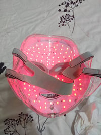 قناع LED • أضواء ملونة • زر لمس