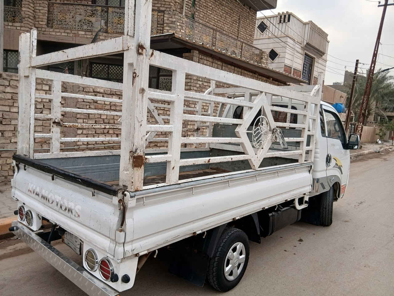 سلام عليكم للبيع كيه عموشه موديل ٢٠١١ رقم بغداد مكفوله كير محرك اكسل تخم تاير كهرباءيات كلا جديد سياره جاهزه من كلشي العنوان بغداد الطارميه الشراي يتصل الهاتف ***********// ***********
