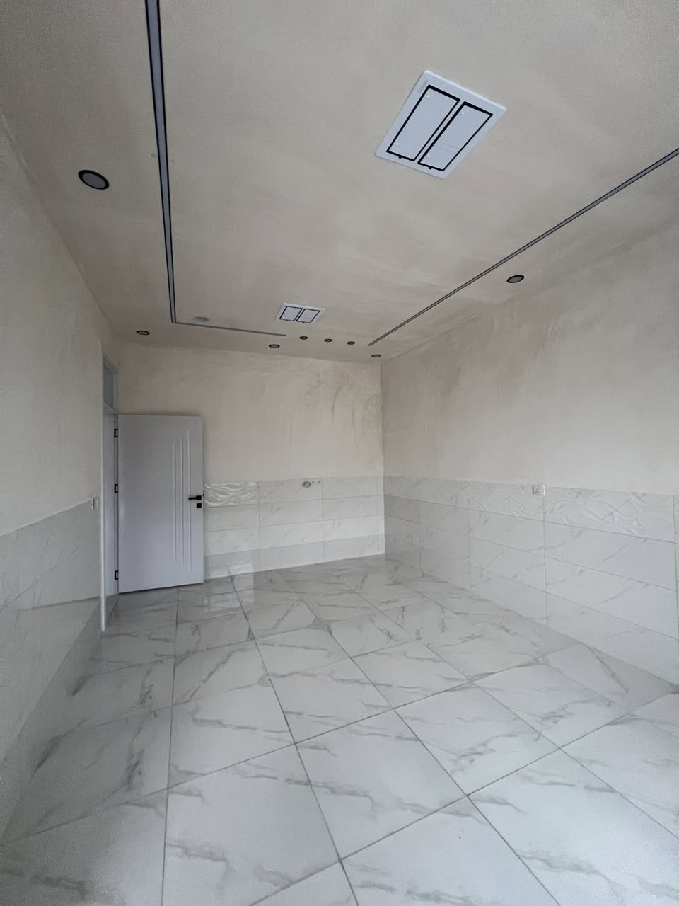 سلام علیکم
#خانووی_مۆدێرن بۆ فرۆشتن ⛪💒
ناونیشان 📍 ناحیەی ڕزگاری (سموود) 
 

◼️ گەڕەکی نەورۆز ئەنفالە کۆنەکان
◼️ ڕووبەری 5 بە 20 = 100 مەترە
◼️ ڕێگەپێدانە بەمەرجی وەکالە عامە  
◼️ ئاڕاستەی ڕوو لە خۆری بەیانییە 
◼️ شوێنێکی زۆۆر خۆش و دڵگیری هەیە  
◼️ کامل ژوورەکانی سەقف مەغریبی و دکتە 
◼️ خانووەکە سفرە و ماڵی تێ نەچووە  

🔴 ژوورەکانی ئەم خانووانە پێکھاتووە لە ⬇️

◼️ میوان 
◼️ مساعد مطبخ 
◼️ هۆڵێک 
◼️ ژووری نوستن 
◼️ ڕۆشنایی 
◼️ مشتەمەلات
  

بۆ زانینی نرخ 💵 پەیوەندی بکەن بەم ژمارەیەوە

***********

یان سەردانی ( نوسینگەی ئالان  ) بکەن ⬇️

ناونیشان  : ڕزگاری ـ جادەی نێو بازاڕ ـ بازاڕی زەوی فرۆشەکان
