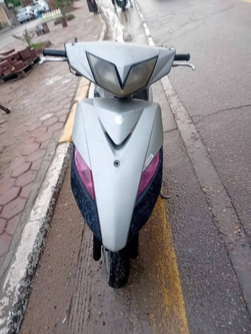 سلام عليكم ماكس ثعلب دراجة حلوة محرك حلو كهربائيات كلها شغالة بيها نقص بس الاستاند التعليك السعر 350وبيها مجال مكاني الكاضمية للاستفسار...***********
