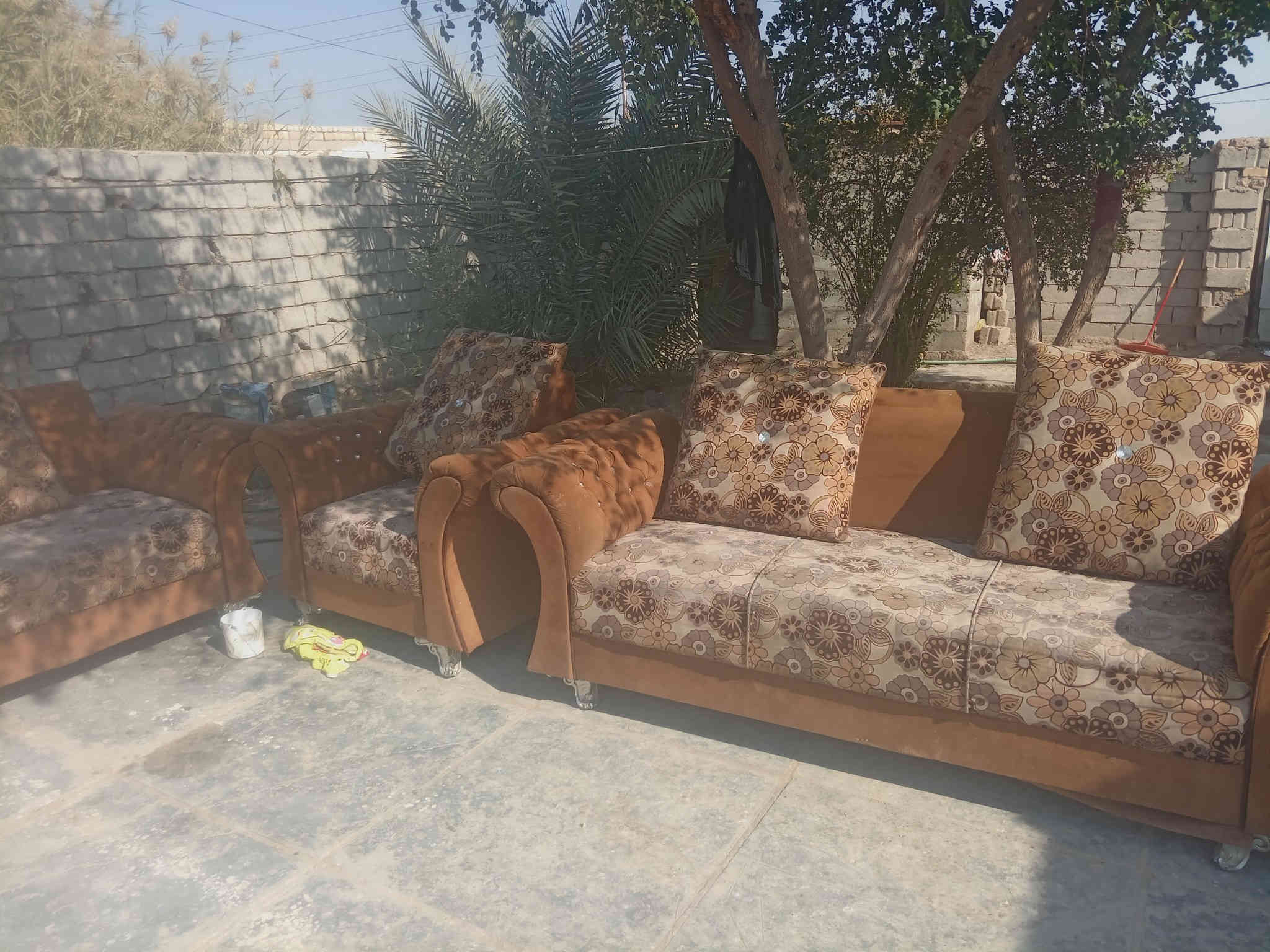 قنفات استعمال قليل للبيع السعر 250 وبيهن مجال عشر مقاعد للاستفسار *********** العنوان ديوانيه سنيه البونايل
