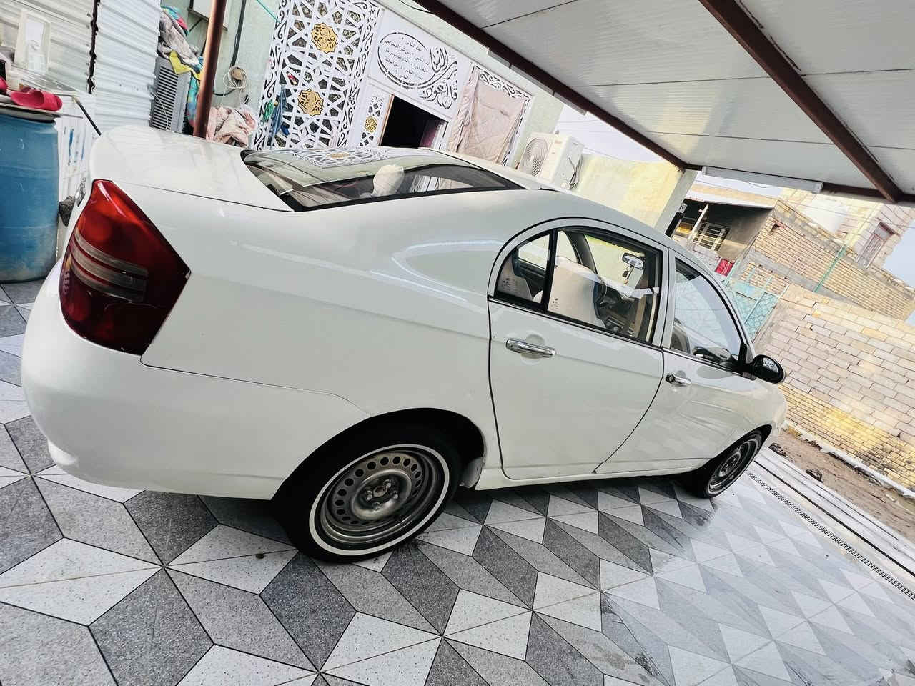 ليفان 2011 مكينه وكير بلاديه 
كهربائيات كله شغاله حداديه كارتون 
مكفوله من ضربه تحويل مباشر 
مكانه ناصريه سوق الشيوخ سعره 32 وبيه مجال.       ***********
