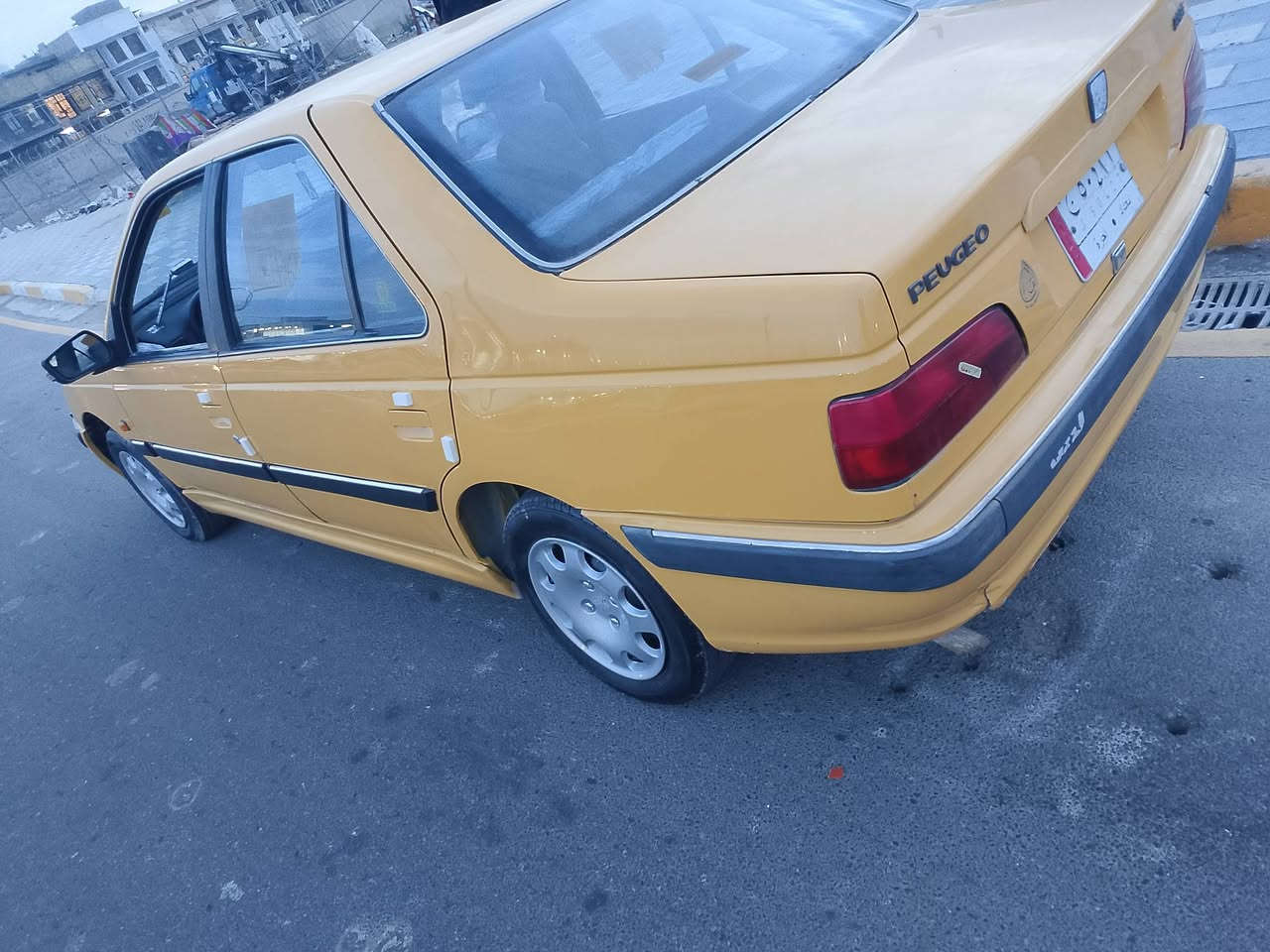 بارس موديل 2015 سياره مكفولة بس هلال خلفي بي صبغ بس مكينه وكير كفالة السعر 48 وبيه  مجال الشراي يتصل ويدلل علوان البلديات هاتف ***********
