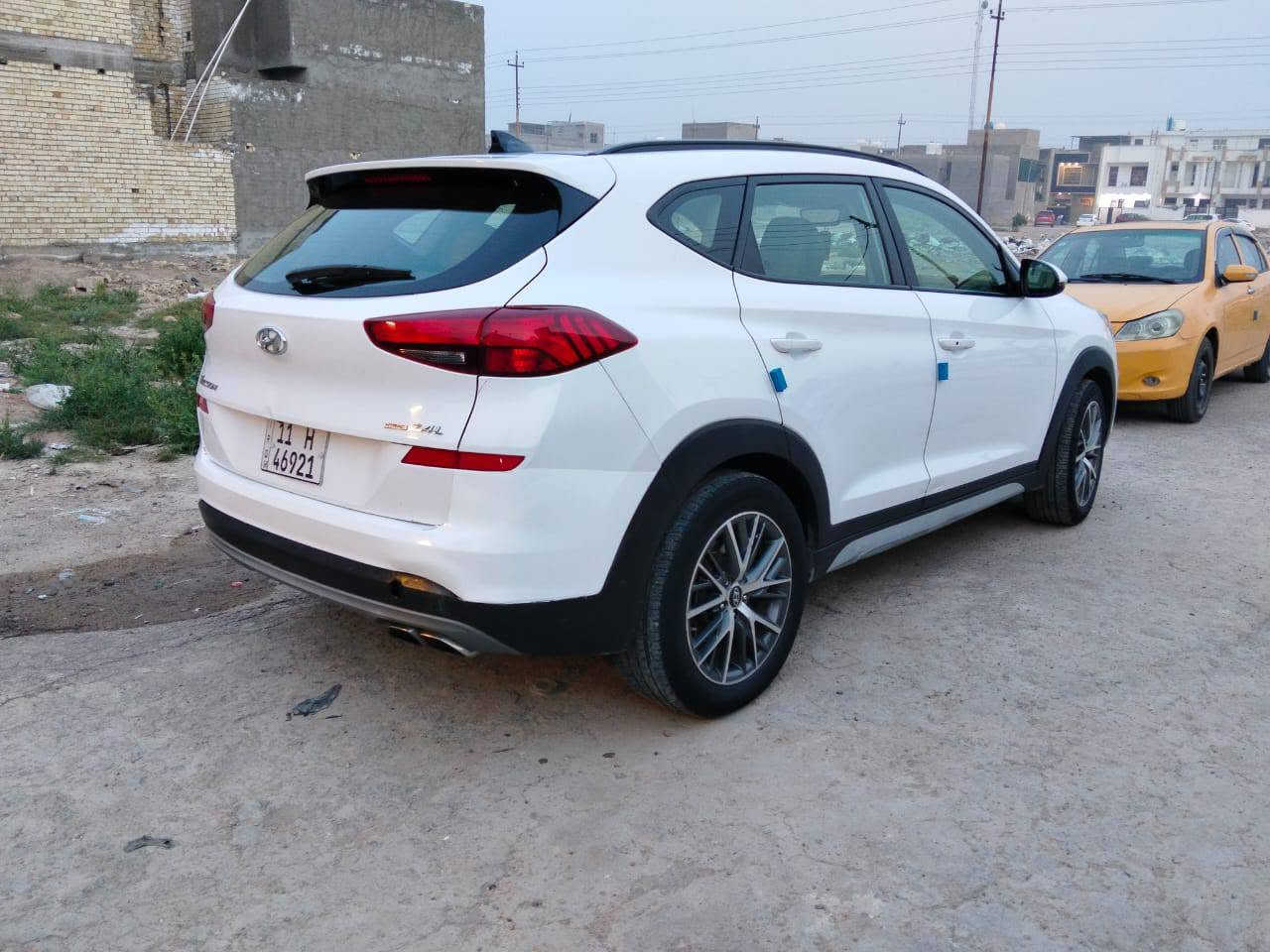 السلام عليكم توسان 2020 وارد امريكي 
محرك 2400 dji 
بانوراما و بصمه باقي المواصفات معروفه
العنوان بغداد الدورة 
 
السعر 155 وبيها مجال 
***********
