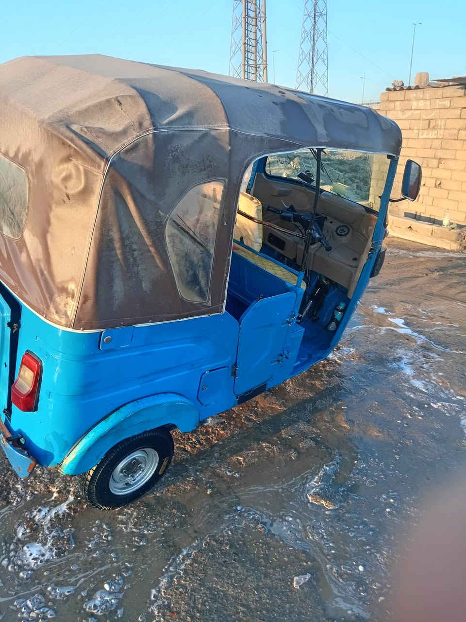 تكتك للبيع مديل 20 عربانه ومكينه 21 بيها رقم سنويه رقم بصره سعر 4 مليون مكاني البصره كرنه رقمي ***********
