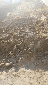 كاع للبيع المساحه 125 متر الواجهة 5نزال25 الحميديه شارع الطاقه خامس قطعه عل شارع  العام ساحب مي مجاري تبليط ***********
