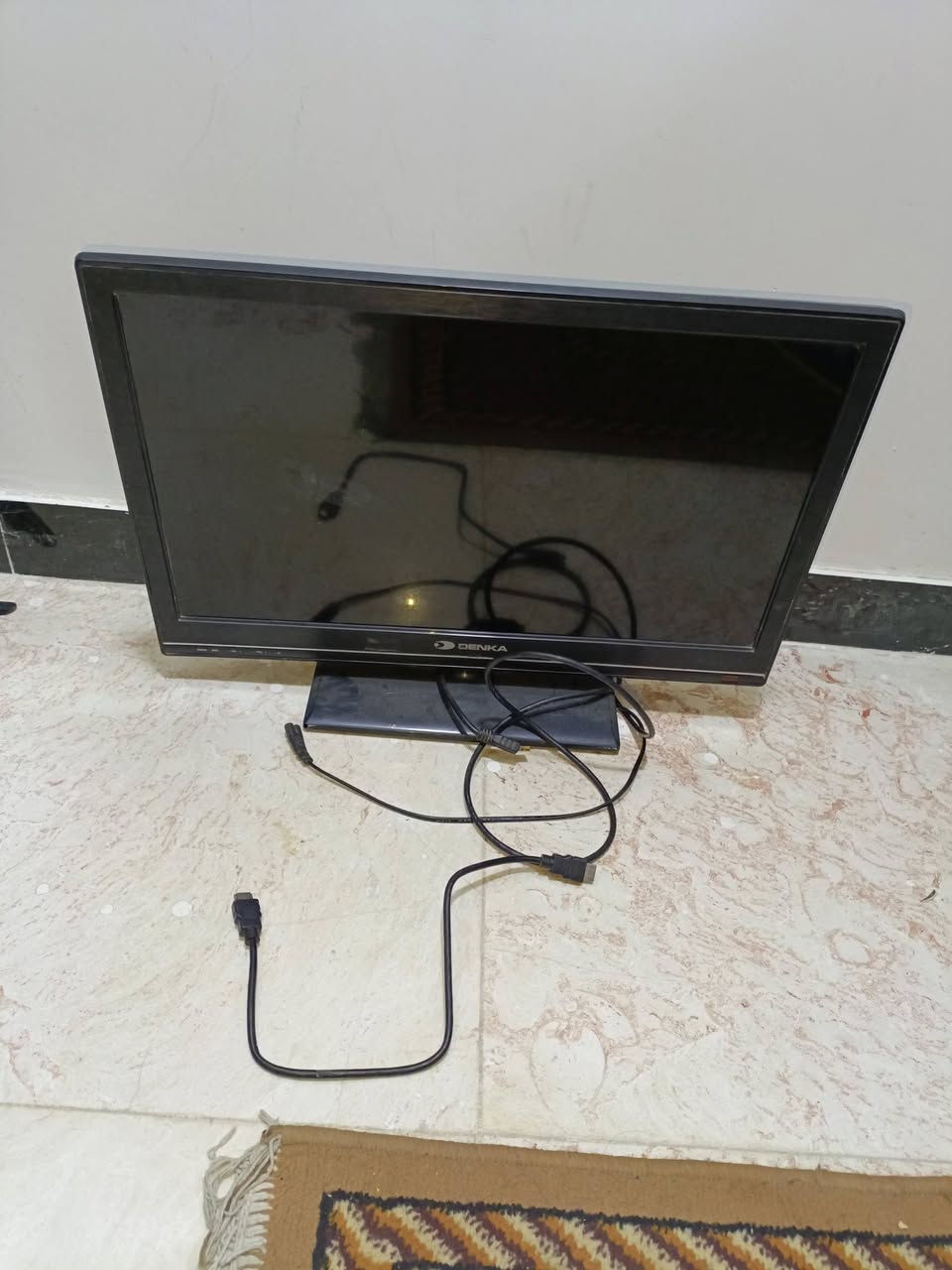 شاشه .. صغيره شغاله Hd... تصلح للكامرات .. 50الف او بيه مجال بصيط .. الشراي يتخلي خاص.. ***********
