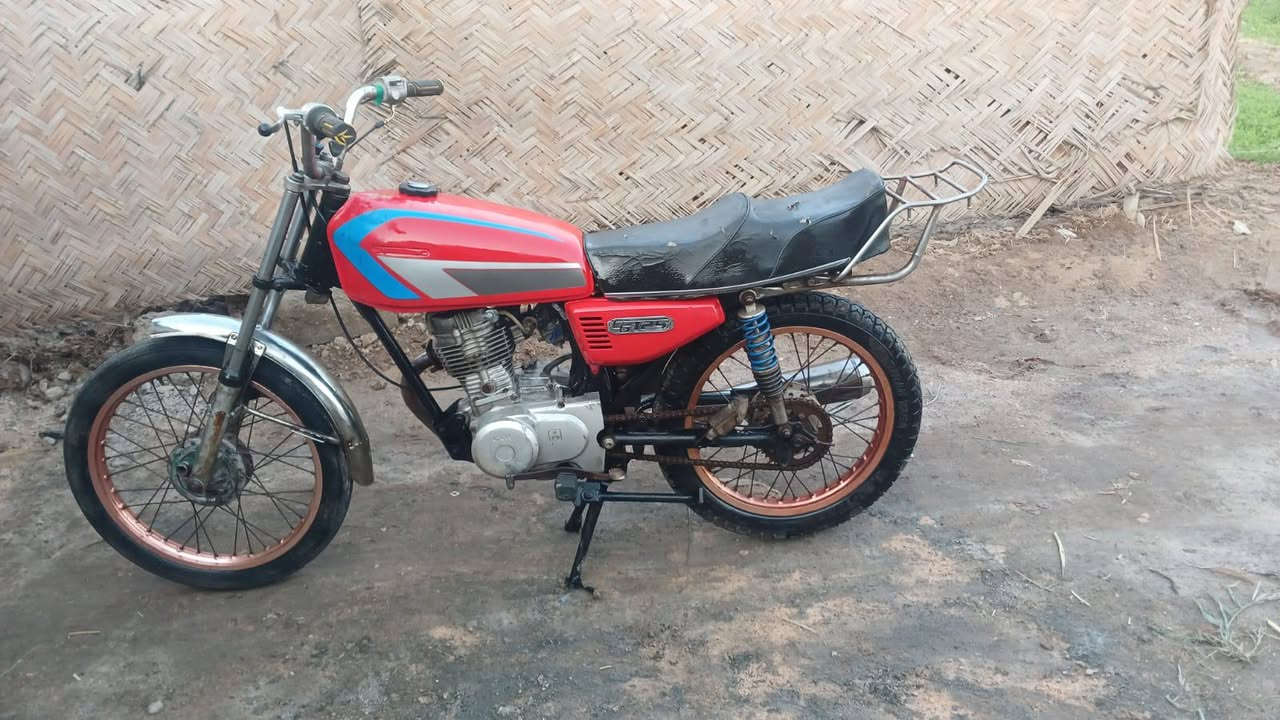 سلام عليكم البيع دراجه نامه دوات مكفول من سرقه  مكنه ناعه    سعر ٣٠٠   مكاني ابو خصيب باب طويل  رقم الهاف  ***********
