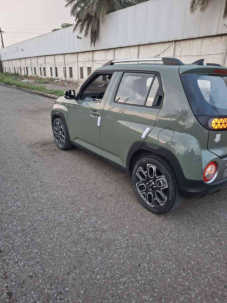 السلام عليكم للبيع سياره جديده لوك 
هونداي كاسبر موديل 2023 وارد خليجي وكاله 
السياره فول مواصفات ماعدا الفتحه السيارة 
ماشيه ٢٣ فقط حقيقي حساسات خلفية رادار امامي تنبيه
 ⚠️ تصادم شاشة كار بلي كامره دواره نظام ايكو كشنات جلد تبريد كهربائي اشاير بالمري وشفط تشغيل عن بعد عداد دجتل رادارت جانبي امامي انارة داخليه بلادي تحكمات استيرن فول 
رقم بغداد الجديد هزه جديدة بأسمي السياره مكفولة من الصبغ والضربة والتبديل والبارد كفاله عامه مكان السياره بغداد حي العامل السعر ١١٦ وبيها مجال بسيط واي استفسار على الخاص او الاتصال ***********
