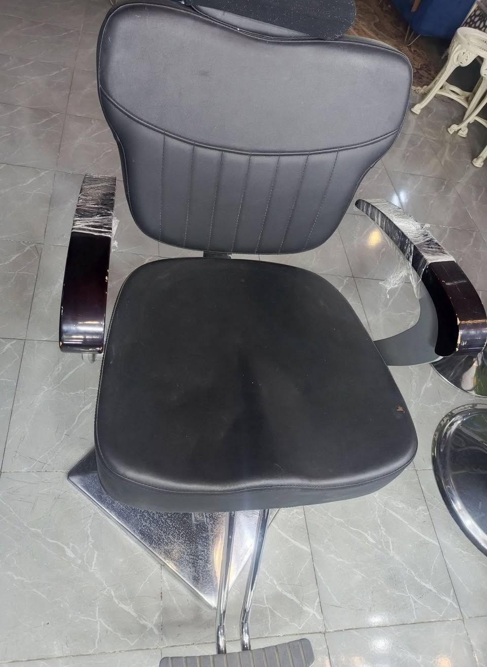 كرسي للبيع 100 بي مجال فقط رجل جك فالته وموجوده حي مسيان عنوان


**إذا كنت صاحب هذا الإعلان وتريد حذفه لأي سبب، رجاءا أرسل رسالة إلى الدعم الفني**