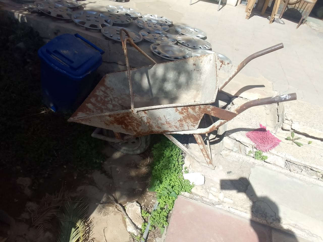 السلام عليكم عربانه للبيع سعرها ب٣٠ الشراي يتصل ***********
