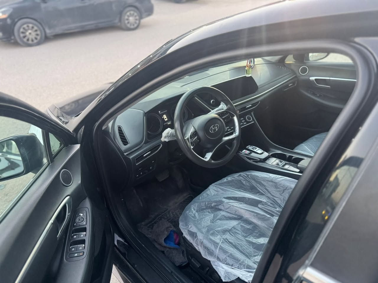 سلام عليكم 
سناته مديل 2023 لو اسود  مواصفات السياره معروفه بصمه حساس جانبي وخلفي 
ويل كروم 
مكينه 2500 يعني السياره طلقه 
شاشه مفصل 
طبعن بجم كبس 
السياره مارد بدوم حادث فقط بارد 
رقم  نجف بسمي 
سعر السياره 175 
العنوان نجف /***********
