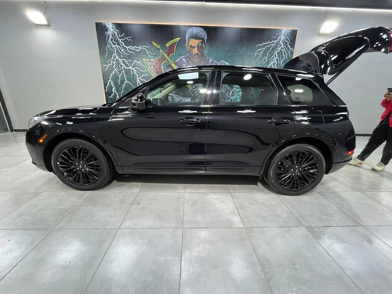 السلام عليكم للبيع 

لينكولن كورسير ريسيرف 2023 🖤

 وارد امريكي حادث موضح بالصور بدون ايرباك شواصي سحب فقط بدون تعديل او صبغ او قطع 

بدون تبديل اي قطعة حتة الدعامية نفسها 

وصبغ ربع بنيد ودعامية وجاملغات بارد

محرك 20T.  250hp

كير 8 سرعات

سيارة فول مواصفات

بانوراما 

كشنات امامي تدفئة وتبريد خلفي تدفئة

6 رادارات مع كاميرا تحديد مسار

اوتو بارك اوتو هولد اوتو ستارت

انارة ترحيب 

مري شفط 

شحن لاسلكي

سستم صوت ريفال كلش راقي وصوت نقي

شاشة ابل كار بلي واندرويد اوتو واغلب التحكمات بيهة

4 ابواب + صندوك بصمة 

وصندوك يفتح ويسد بالقدم

هوك كابينة ومنفذ كهرباء

كشنات تنطوي من الصندوك

4 مودات قيادة 

كشنات خزن

ويل حجم 20 بلادي وداير اسود بلون السيارة هم بلادي 

وبعد مواصفات متجي ع بالي 

سيارة ماشية 25000 ميل

نقصهة حاليا رادار امامي فقط 

باقي بدون اي نقص وبدون اي شي تجاري 

سعر 275 ورقة 

مكان بغداد حي اور 

***********
