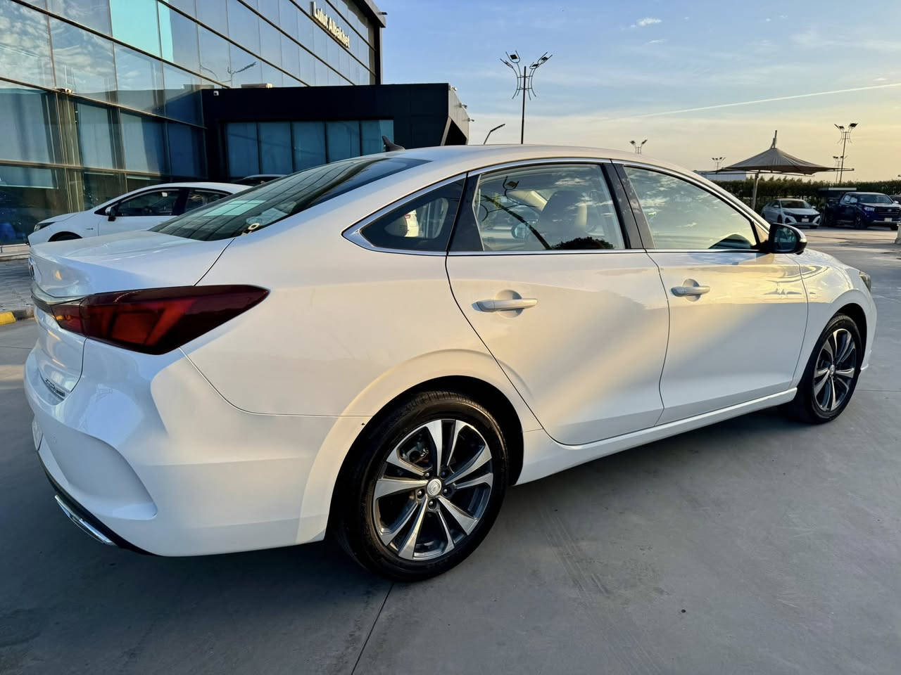 السلام عليكم شانجان ايدو بلس فول مواصفات موديل 2024مكينه 1400 تيربو يعني بانزين عادي سياره ماشيه 43 الف مكفوله من الصبغ بيهه فقط طعجات 2 موظحات بالفديو 
سعر 133 ورقه مكان السياره الدورة حي دجله 
***********
