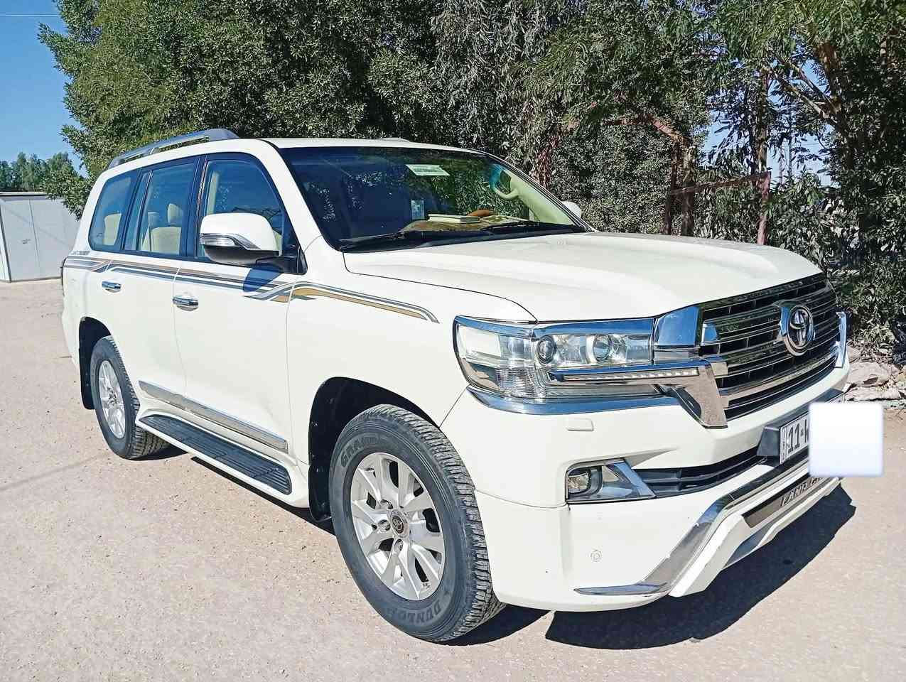 سلام عليكم شباب لاندكروز بريم للبيع موديل 2016 رقم بغداد انكليزي محرك 6 سلندر بسمي سياره مال جناي نظيفه مواصفات فتحه بالقماره دي فيدي مري شفط ثلاجه كراسي كهرباء ارباك عدد 8 سونار مع المنشور بيه قطعه وحده فقط خشم البنيد صبغ وملاوني  سياره ماشيه 161  حقيقي السعر 450 وبيه مجال مكاني بالحله للاتصال ***********
