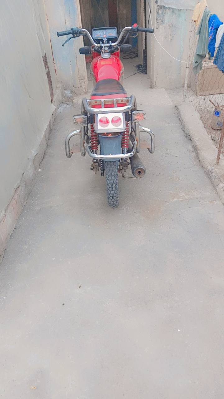 سلام عليكم دراجه لبيع وراق صولي تراجه نضيفه وحلوه سعره 400وبيه مجال مكاني دجيلي   ليريده يجي خاص هاذه رقمي ***********
***********
