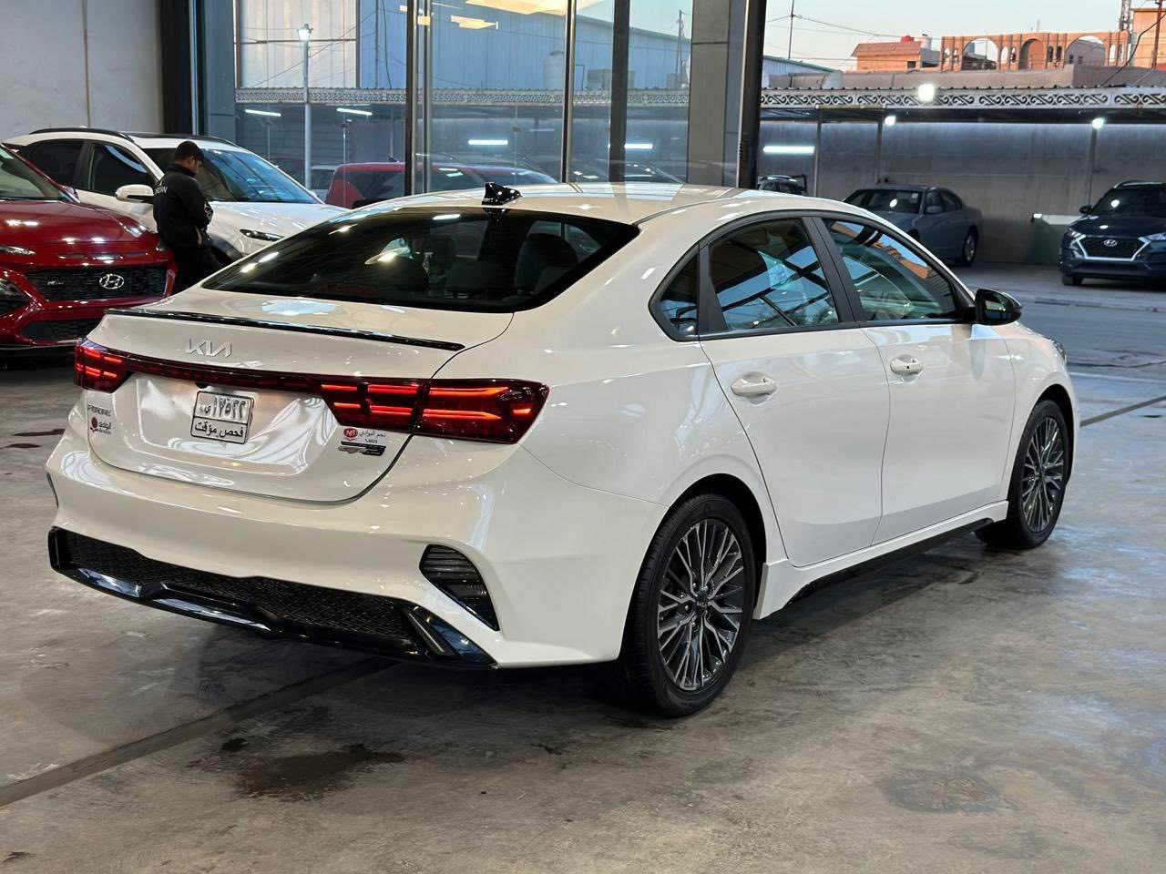 السلام عليكم اخوان فورتي جي تي لاين موديل 2023 السياره بدون رقم بيها بارد بالجاملغ الامامي اربع اصابع السياره ماشيه ٢٠ ميل سعرها ١٥٨ والسياره جديده زيرو  صوره الحادث مرفقه الحادث صار بالعراق
***********
***********
