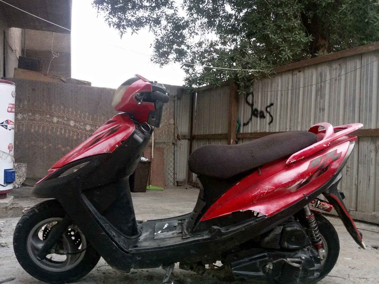 سلام عليكم درجة البيع سعر 300 وبيها مجال قليل مكان حي البساتين رقم***********
