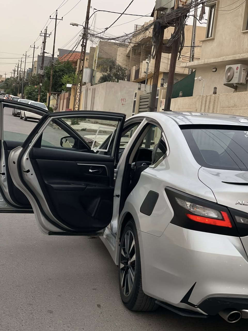 فول مواصفات عدا سلايت .SL.
تبريد لمس 

كشنات جلد 

قطعتين تبريد 

توقف ذاتي 

اشاير بل مري حساس 

كشنات تدفئه

ستيرن تدفئه 

كشنات كهرب

سماعات 9من شركه BOZE

فول فول عدا السلايت .

مكينه .2500. دوش 

ماشيه80mi

السياره ب اسمي شرط التحويل 

+ كابون بانزين

الضرر باب السايق مبدل والخلفو متضرر شوي موجود بل صور واضح 

السعر 135 وبيها مجال 

***********
مكان السياره حي الصديق
