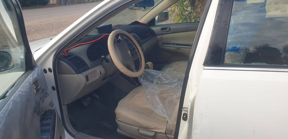 كامري ٢٠٠٥ خليجي السعر ٨٧ بيه باب مبدل بدون دواخل وباب بيه بارد الرقم دولي للتواصل *********** وتس اب
