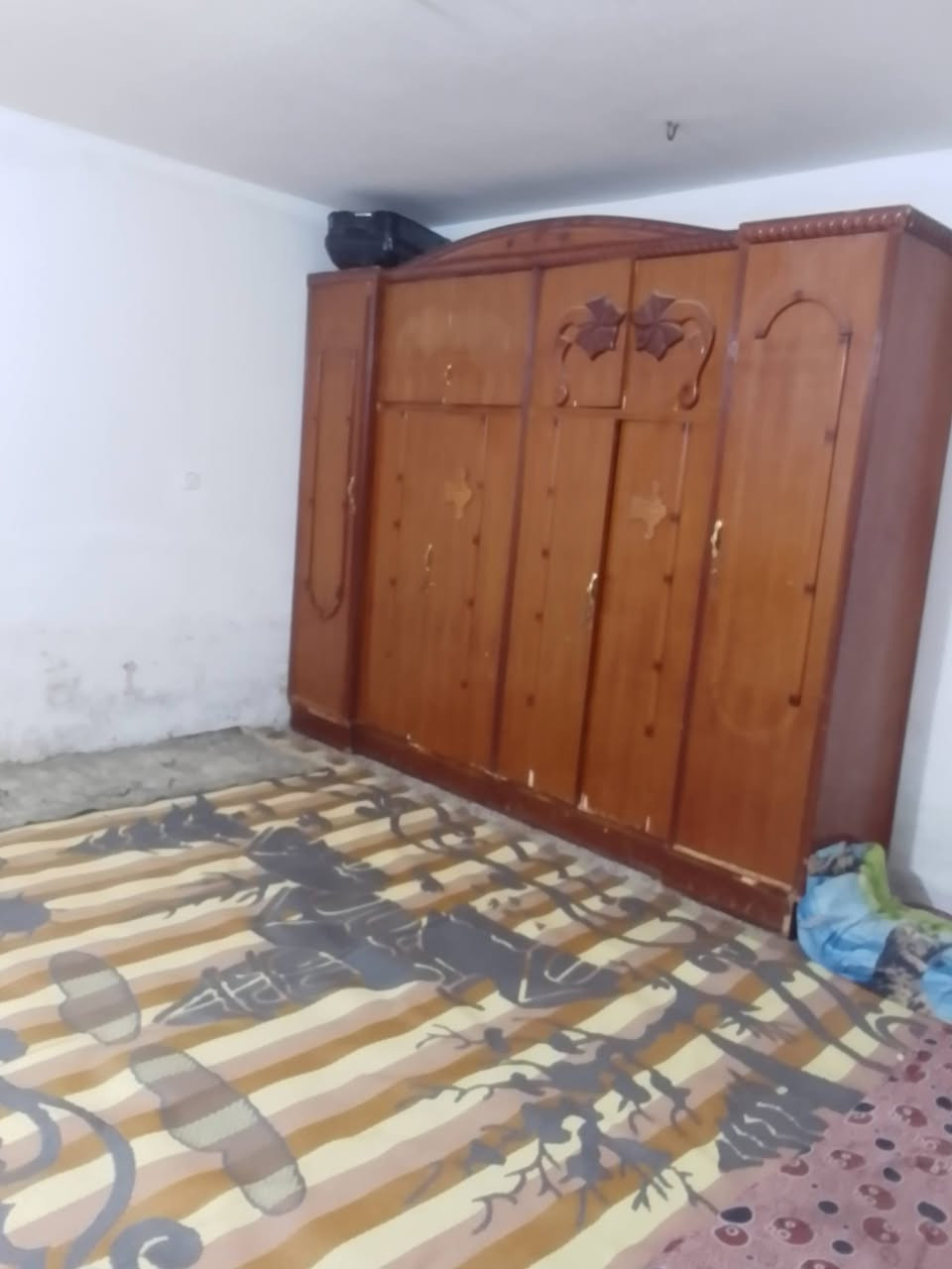 سلام وعليكم بيت البيع
مساحه 140البيت طابقين يحتوي ع ربع غرف نوم وستقبال ومطبخ كامل الخدمات مي ومجاري وتبليط  العنوان مدينت صدر منطقت دسيم قرب حسينيت شيخ وهاب السعر 65وبي مجال الشراي رقم الواتساب ***********
