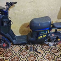 عندي دراجه ار ٩ كلش نضيفه ومابيه اي كسر بس يردله بطاريات ولعقل ضرب سعر...