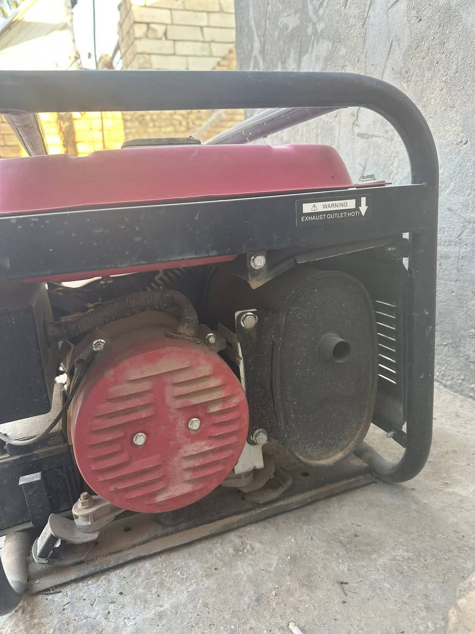 مواليده تايكر للبيع استعمال 3 اشهر فقط السعر 200 وبيها مجال/***********
