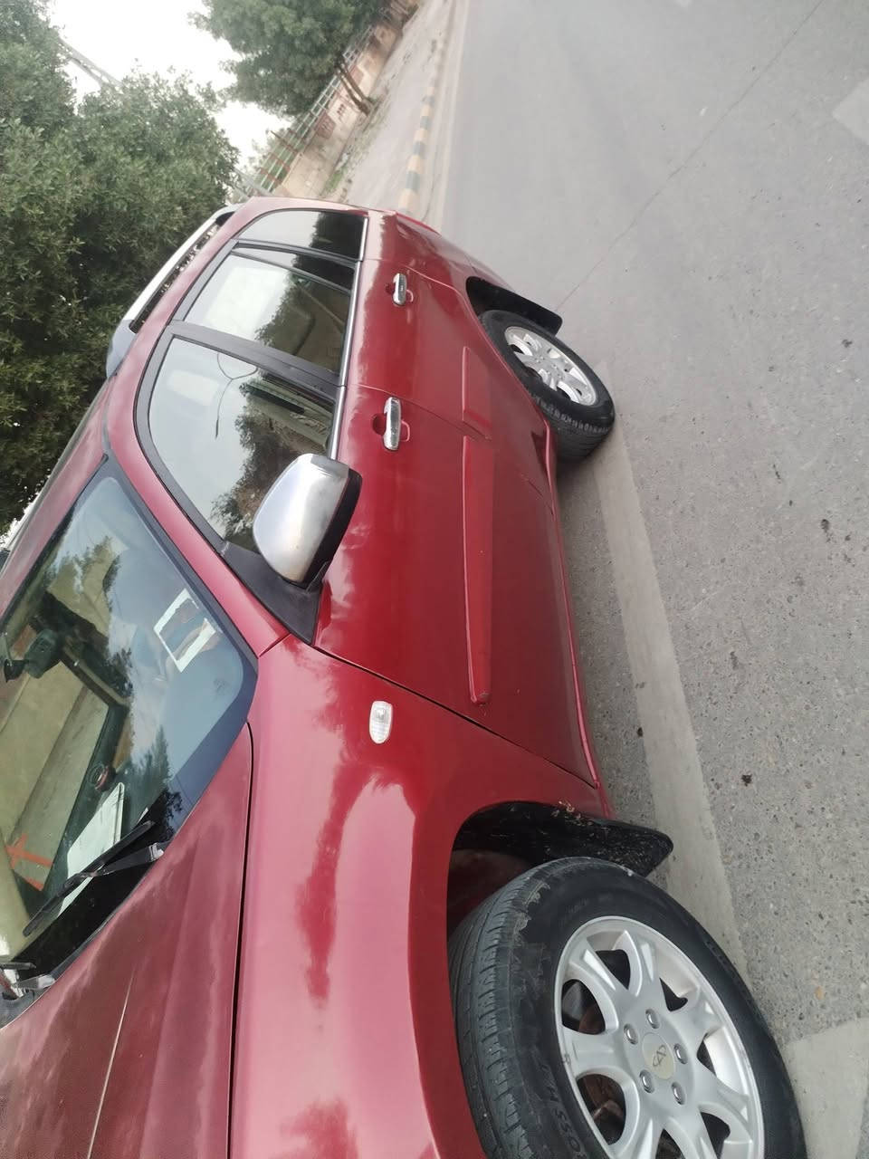 للبيع: تيكو 2013 ماروني - نظافة "فول" وجاهزة من كلشي 🚗✨
السيارة مال "جناي" ومو مال تجارة، سيارة بيت ونظيفة جداً 

المواصفات:

المحرك: 1800 سي سي (اقتصادي وقوي)، المحرك حي ومكفول من كل نقص.

الگير: كهربائي 5 نمر، تبديلات ناعمة مثل الزبد ومريح جداً بالسياقة.

اللون: ماروني (عنابي) 

التبريد: ثلج.
ه:***********
السعر : 55 وبيه مجال
