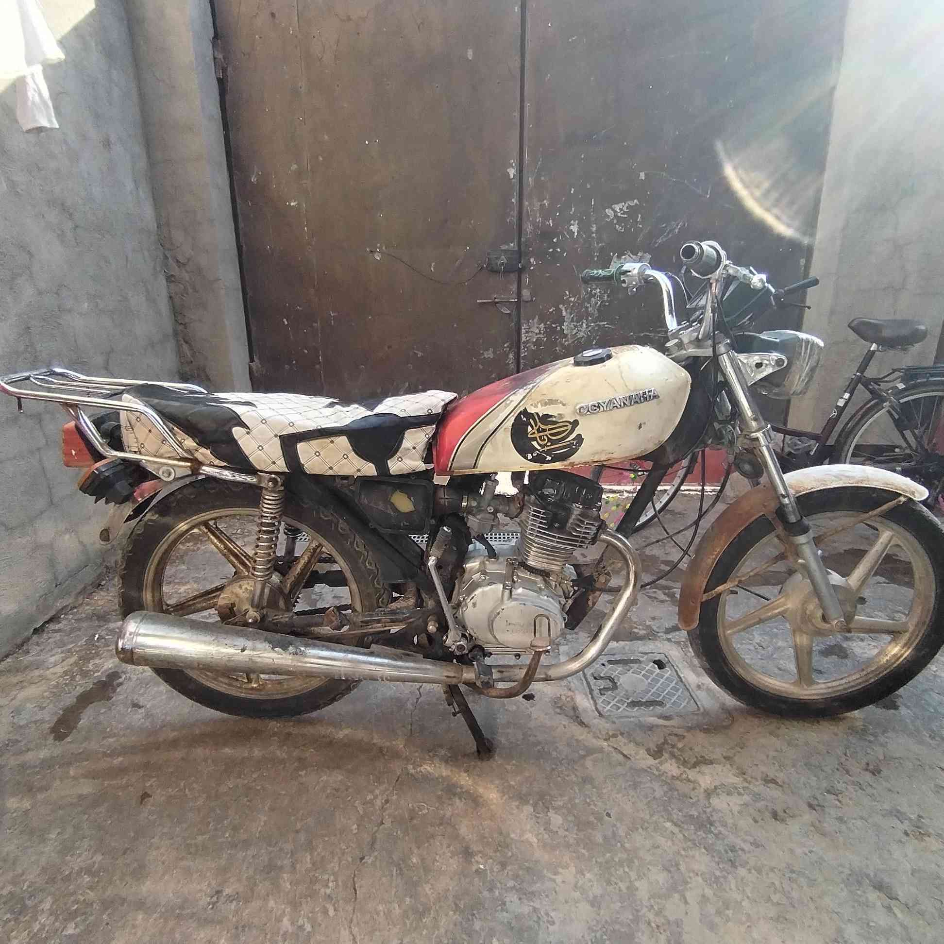 السلام عليكم دراجه اربعه گير موديل ١٩ كوم حديد السعر 180 بسبب عدم توفر المجال نشرت كوم حديد
للأتصال ***********
بي واتساب
