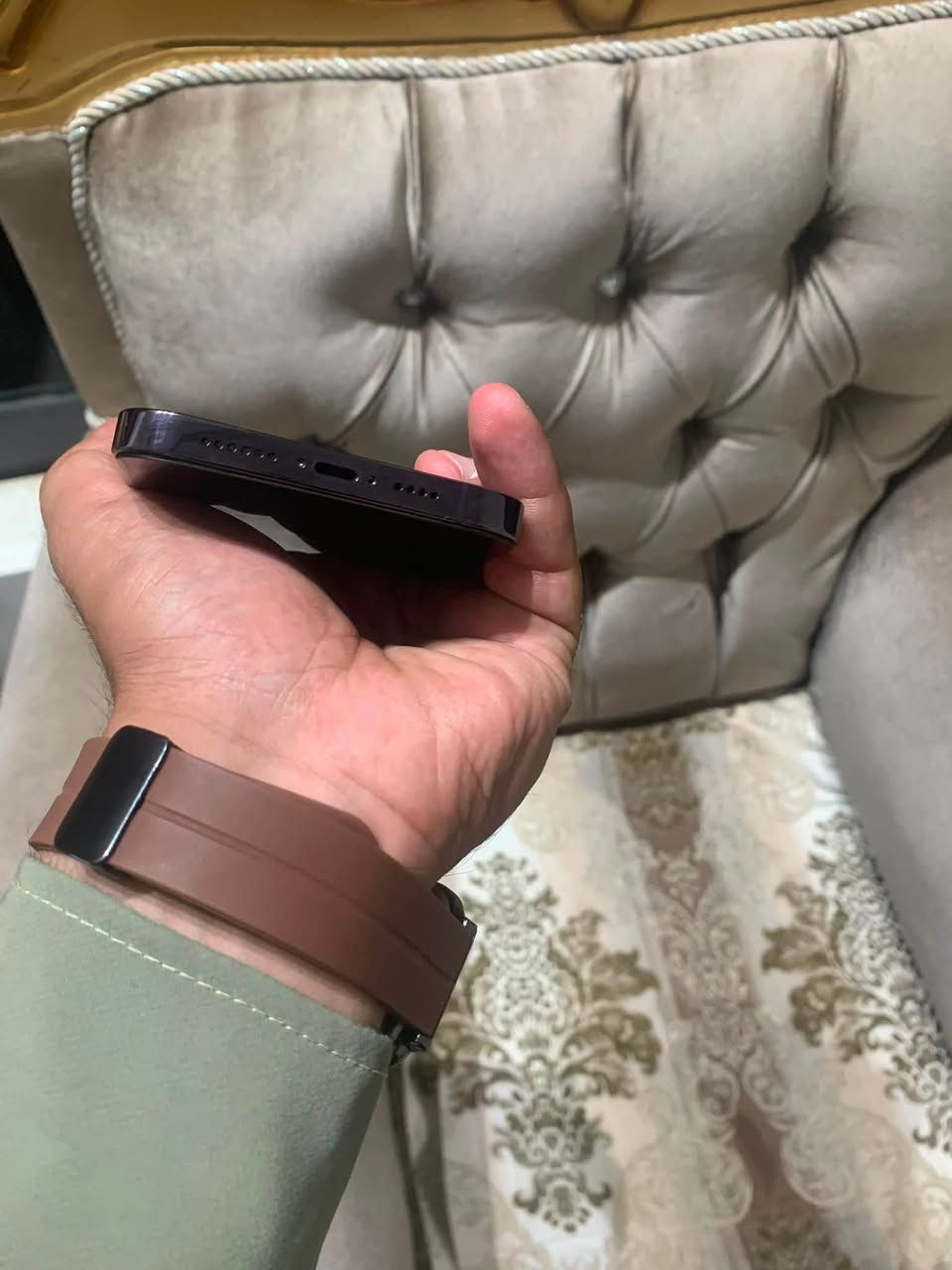 سلام عليكم 

ايفون 14 برو ماكس 

جهاز نضافه فول 

مستبدل شاشه
  
وبطاريه🔋 

وبي رساله مال كامرات 
كمراته طبع وشغاله 

الجهاز كله شغال 

ذاكره 256 

دبل سيم 

جهاز يخبل

رقمي للنتصال *********** سعر 575 بي مجال والي يجي ويكسر او يقارن باجهزه يسمع كلام مو حلو الي مبي شي 900
