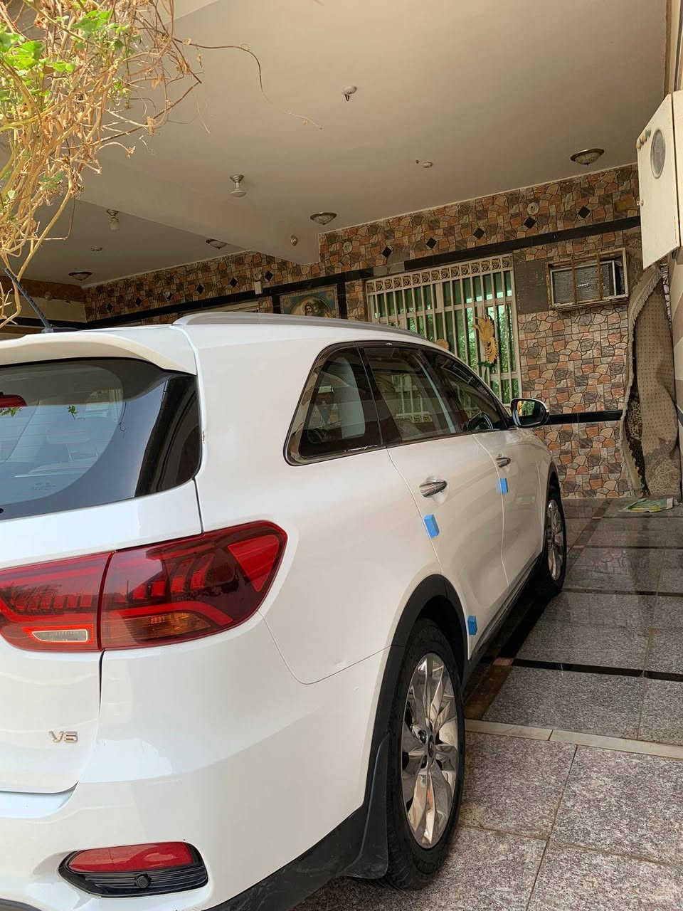 السلام عليكم للبيع سورنتو ياموديل 2019خليجي كفاله عامه 6سرندر سعر 250مكان ناصريه هاتف ***********
