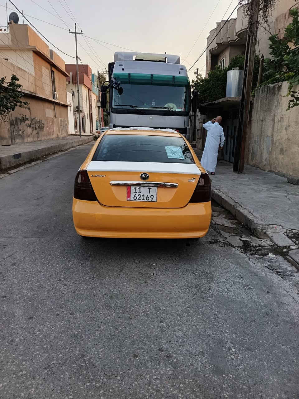 سلام عليكم ليفان 620 رقم بغداد انكليزي هزه جديده السنوية جديده جديدة هيئه وغرامات صفر شرط الوكاله والتحويل السياره جاهزه مل رزق مكينة كورلا كير عادي كهربائيات كلها شغاله تبريد جديد عينه كلج جديد بيها صبغ صفحتين جماليه بدون دواخل شاشة كاميرا مكان السياره حي زهور السعر 42 وبيها مجال *********** او ***********
