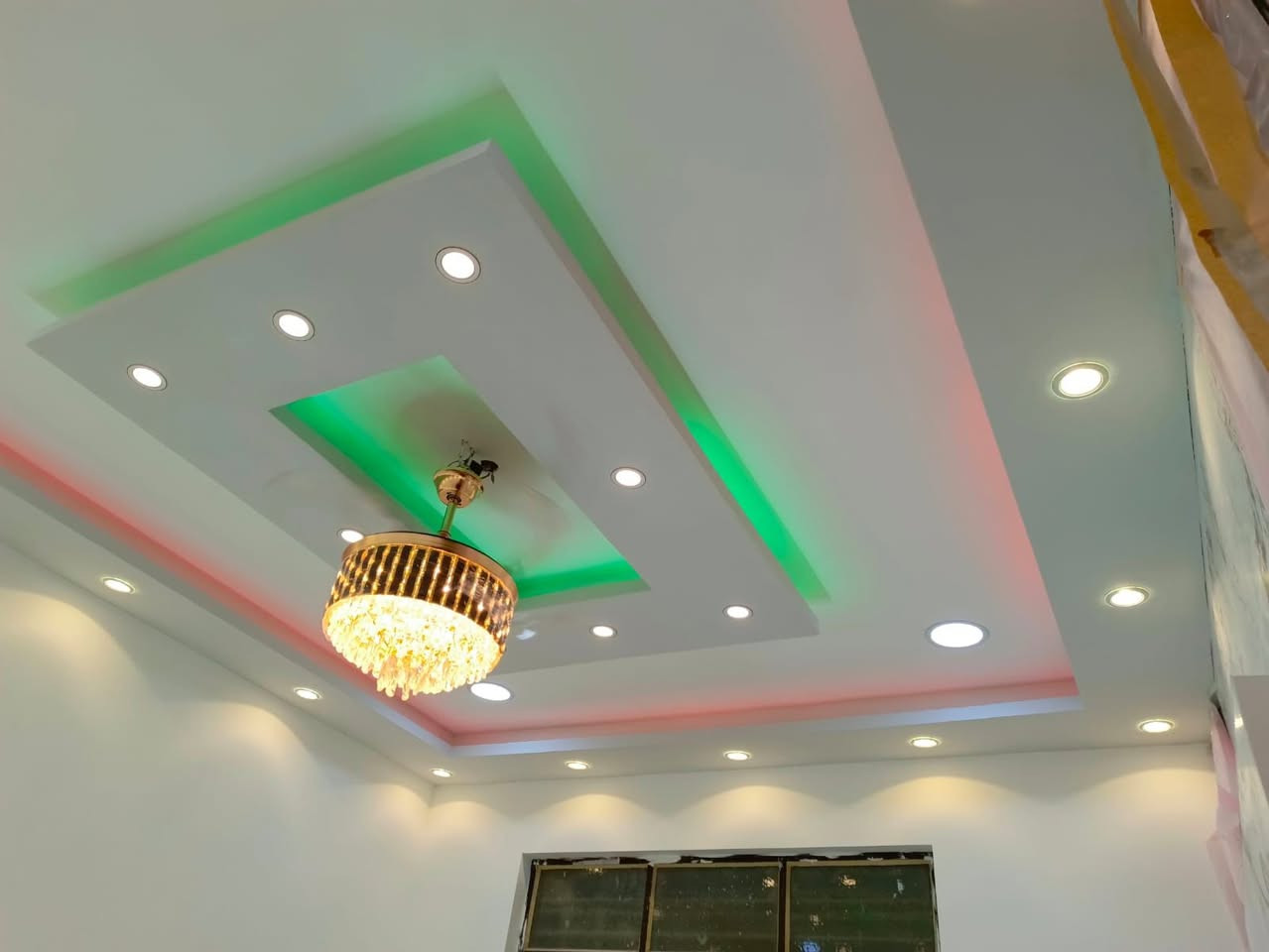 (ديكورات جبسن بورد) واتساب (***********)
كلاسك ملكي 
تغليف جدران
سقوف ثانويه 
بديل الرخام 
ب انسب الاسعار.... 
مكان بغداد
