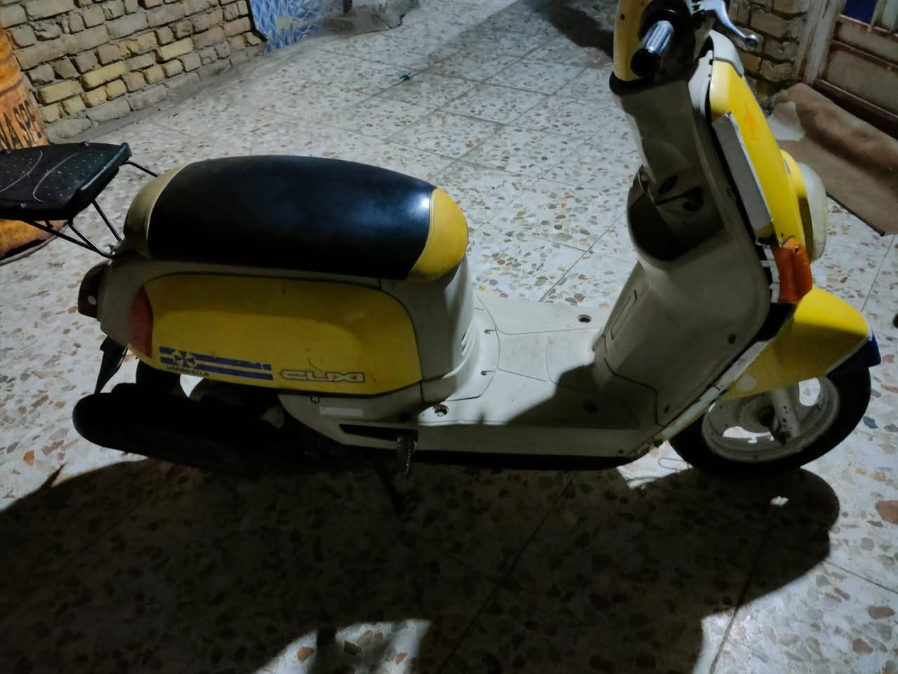 دراجه ماكس بوليس  دراجه نضيفه وأوراق موجوده بأسمي كهربائيات كلهن شغاله سلف وهورن ولايت كفراتهاا بيهن كسر مثل ماا موضح بل تصوير وبيهاا دخان تحتاج تبديل ولفات ومن  تشتغل من تمشي تروح الدخانه ٤٠٠الف وبيهاا مجال لطيبين  الرقم ***********
