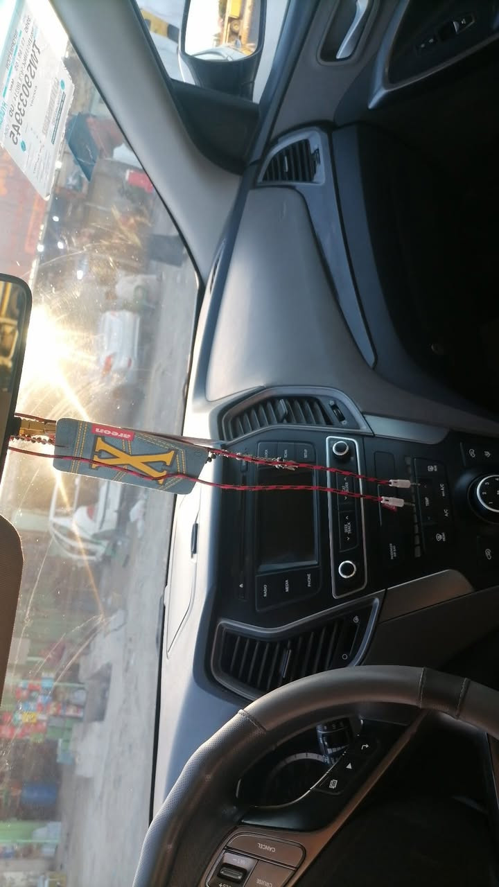 #للبيع سنتافي م 2017  ليبل واحد 
بيها قطعتين رش صبغ مواصفات نص فول 5 راكب شاشة  كامرة خلفية تحكم ستيرن جهتين مانع انزلاق نضام ايكو اقتصاد بانزين نضام صعود ونزول جبال مكينة وكير شرط الفحص ويل كب كروم
دفع رباعي سيارة جديدة وجاهزة بمعنى الكلمة رقم مثنى أنكليزي دولي بأسمي مداور ثاني يوم 
العنوان السماوه 
السعر والتفاصيل الاتصال او واتساب ***********
