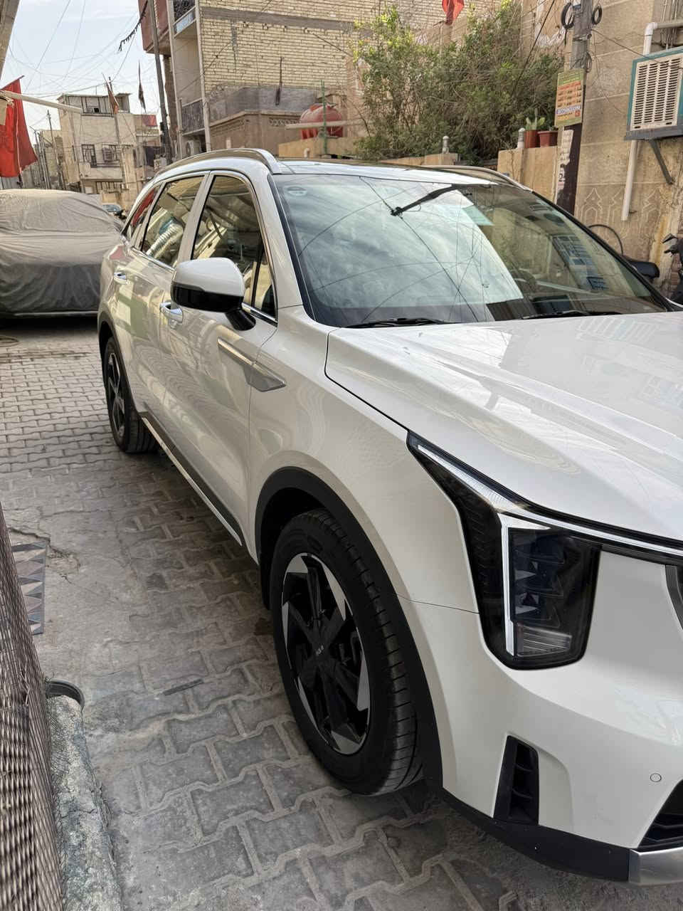 السلام عليكم 
للبيع بدون مراوس سورنتو 2024 رقم اربيل بأسمي خليجيه
مكينه 4 سلندر دوش المرغوب 2500
فول مواصفات 
بانوراما
7 راكب
3 قطع تبريد
بردات خلفيه
تحكم لمس 
شاشه ديجتال
حساسات امامي خلفي 
تشغيل عن بعد
شحن وايرلس
تبريد لمس 
عدى داتا شو مابيها
والمواصفات المعروفه حتى ماطول عليكم 
ماشيه 67 الف قابل للزياده 
تقرير الفحص مرفق تم فحصها بشهر 2025/9
سياره بدون مصرف دينار جاهزه من كلشي حتى فرشات ارضيه بيها سعرها 100 الف
مكاني بغداد 
للتواصل رقمي *********** متوفر واتساب 
غير متواجد على الفيس او الرد على التعليقات رجاءا
