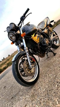 فور٤٠٠ • كمرك متفوع • مكفوله