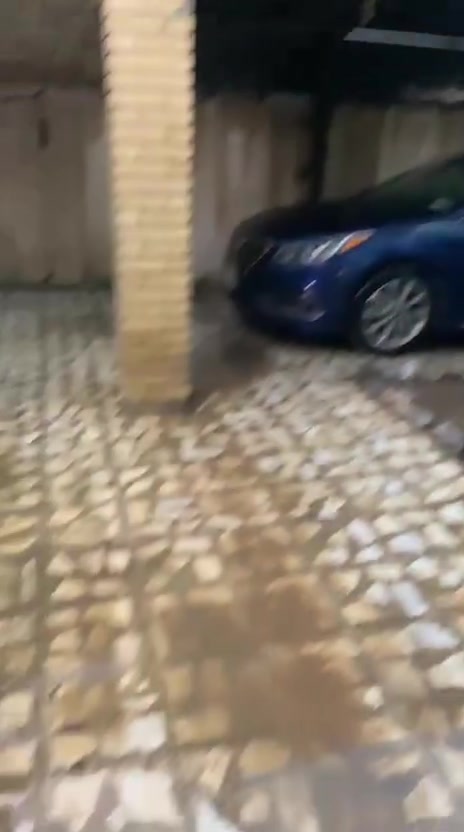 السلام عليكم قمريه عمل درجه اولى شغل الشيخ عمر ابعادها 6/3 متر حاليا القمريه مفصخه بعد تفليش البيت يعني تنباع حديد وبالامكان اعادة تركيبها حسب القياس المطلوب علما ان القمريه تنباع بدون غلاف الكوبون وشكرا لادارة الكروب حي القاهره هاتف ***********

