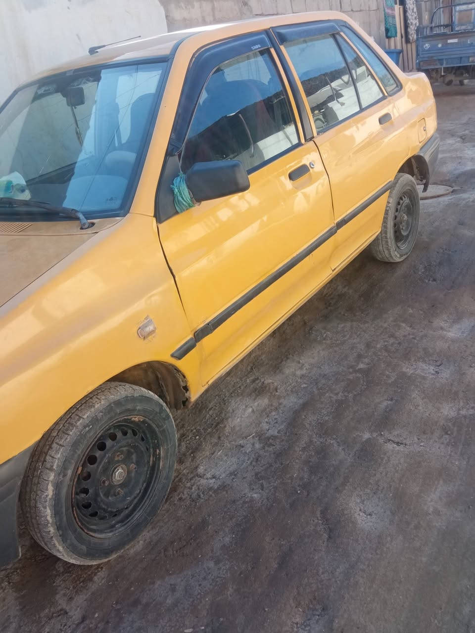 سايبه للبيع مديل 14 سياره جاهزه مصفره هيئه وغرامات سنويه ل28 السعر 29 وبيه مجال قليل مكان بابل حله ***********
